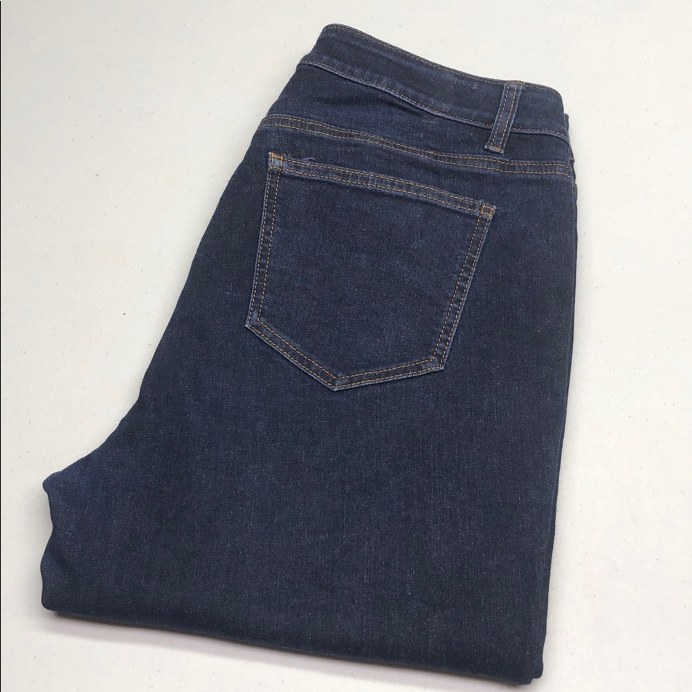 LIKE NEW ANN TAYLOR CROP STRAIGHT JEANS 10/30x25 ⭐️